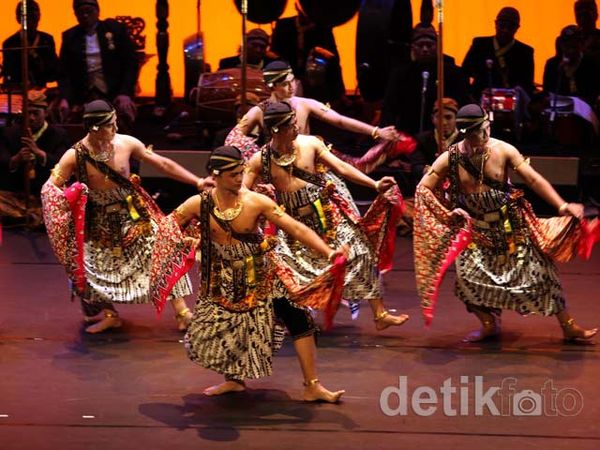 Tari Keraton yang Nyaris Punah Buka IDF 2012