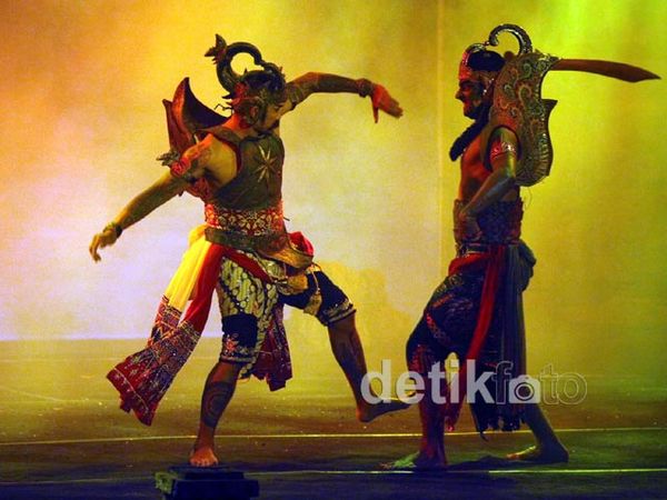 Menikmati Serunya Pertarungan Gatotkaca Kembar