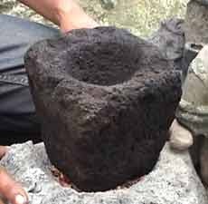 Pengunjung Situs Semen Temukan Lumpang Purbakala