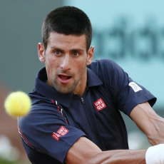 Federer Main Empat Set, Djokovic Melenggang