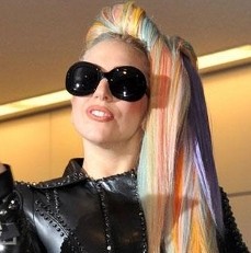 Fans Lady Gaga Beraksi di Istana Negara Pagi Ini