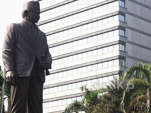 Patung MH Thamrin Senilai Rp 2 Miliar Diresmikan
