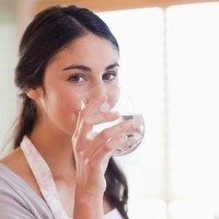 Banyak Minum Air Putih Pangkas Risiko Diabetes