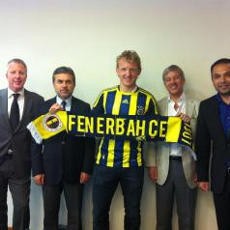 Fenerbahce Dapatkan Dirk Kuyt