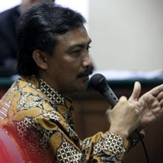 Menpora Izin Dampingi SBY, Komisi X Tunda Raker