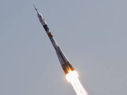  Yuk! Nonton Lomba Roket di Pantai Congot, Yogyakarta