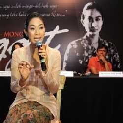 Monolog Inggit dan Impian Happy Salma