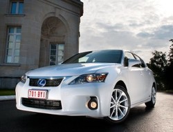 Mobil Hybrid Mewah Lexus CT200h Dibanderol Rp 700 Juta