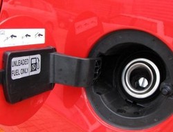 FTUI Sarankan Gaikindo Tempel Stiker Informasi RON di Mobil