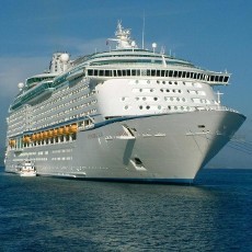 Melihat Surya Terbenam dari Kapal Pesiar Terbesar di Asia