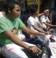 Puluhan Pelajar SMP Konvoi Motor Tanpa Pakai Helm