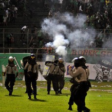 Pasca Kerusuhan, Polisi Bekukan Izin Pertandingan Persebaya