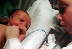 Baru Berusia 2 Jam, Bayi Ini Langsung Kena Kanker Hati