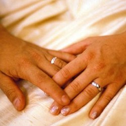 Wah! Pengantin Wanita Ini Lelang Malam Pertama via Internet