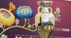 Twitter & Piala Eropa 2012: Jangan Berkicau Sembarangan