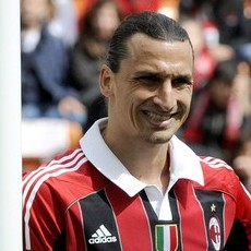 PSG Dikabarkan Tawar Ibra, Milan Membantah