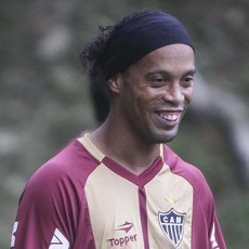Ronaldinho Gabung Atletico Mineiro
