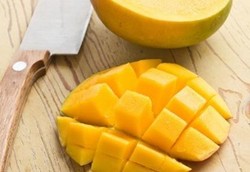 Makan Kulit Mangga Bisa Bantu Perangi Lemak