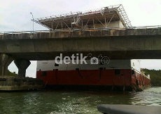 Kemhub: Kapal Tabrak Jembatan Barelang Batam karena Hanyut, 5 ABK Hilang
