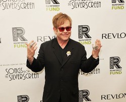 Elton John Khawatir Kondisi Kesehatan Lady Gaga