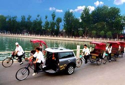Menjelajah Beijing dengan Becak Termewah di Dunia