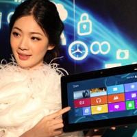 Asus Taichi: 1 Notebook, 2 Layar