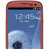Galaxy S III Berwarna Merah, Tertarik?