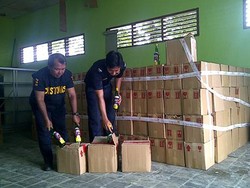 Bea Cukai Grebek Pita Cukai Ilegal China untuk Miras Rp 5,85 M