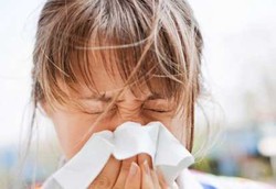 Benarkah Cahaya Menyilaukan Bisa Bikin Bersin?