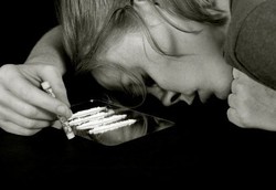 Mudahnya Terjerat Madat, dari Anak SD Sampai Kakek Kesepian