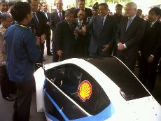 Hendak Ngebut di Sepang, Paijo Experiment Mampir ke Istana