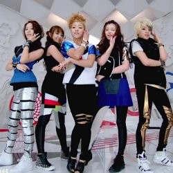 Suka-Duka f(x) dengan Personel Multi Kewarganegaraan