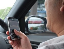 Remaja SMS-an Sambil Nyetir, Tewaskan Seorang Pria