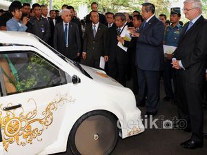 SBY Pamer Mobil Hemat Energi ke CEO Shell