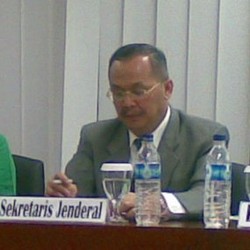 Calon Bos OJK Minta Iuran Bank Lebih Kecil dari LPS