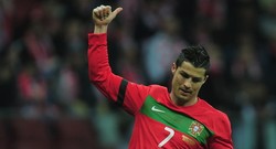 Podolski: Ronaldo Harus Dihentikan