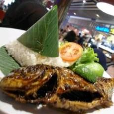 Pak Chi Met, Tawarkan Makanan Sunda dengan Sambal Menggoda