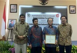 Penghargaan Buat dr Endang Sedyaningsih yang Gigih Kendalikan Tembakau