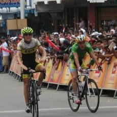 John Ebsen Menangi Etape Terberat