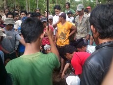 Bocah Dibunuh & Dimasukkan Tong Air, Keluarga Minta Pelaku Dihukum Mati