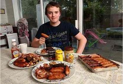 Remaja Ini Bisa Mati Kalau Tak Makan Gorengan