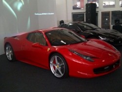 Wow, Inden Ferrari 458 Spider Sampai 2013