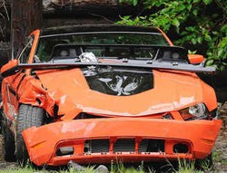 Mobil Pemenang Lotere Hancur Tabrakan