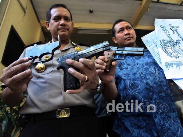 Polisi Sita 5 Senpi Rakitan Jenis FN