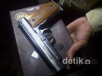 Polisi Gerebek Pabrik Senjata Rakitan di Cileunyi