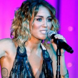 Miley Cyrus Rilis Album Sebelum Menuju Pelaminan