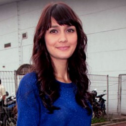 Disindir Olga Soal Ariel, Luna Maya Senyum-senyum