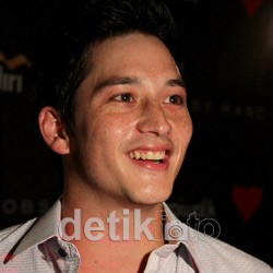 Duh, Mike Lewis Tabrak Pengendara Harley Davidson!