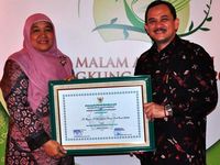 Dua SDN Terima Penghargaan Adiwiyata Nasional 