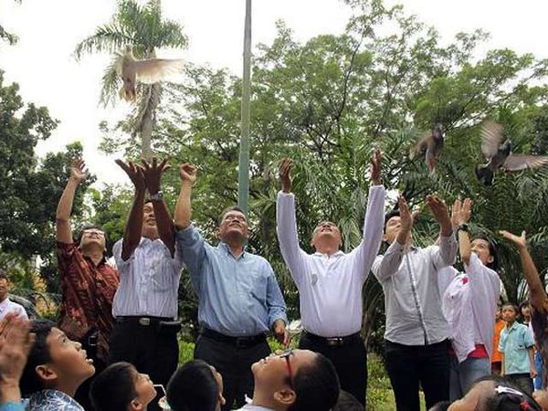 Lepas Merpati di Hari  Lingkungan Hidup